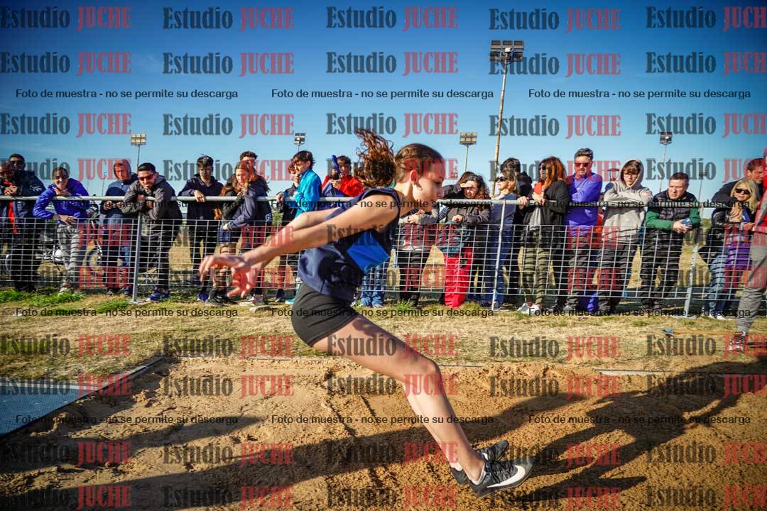 Fotos del salto en largo de mujeres
