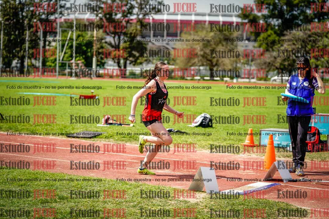 Fotos del salto en largo de mujeres
