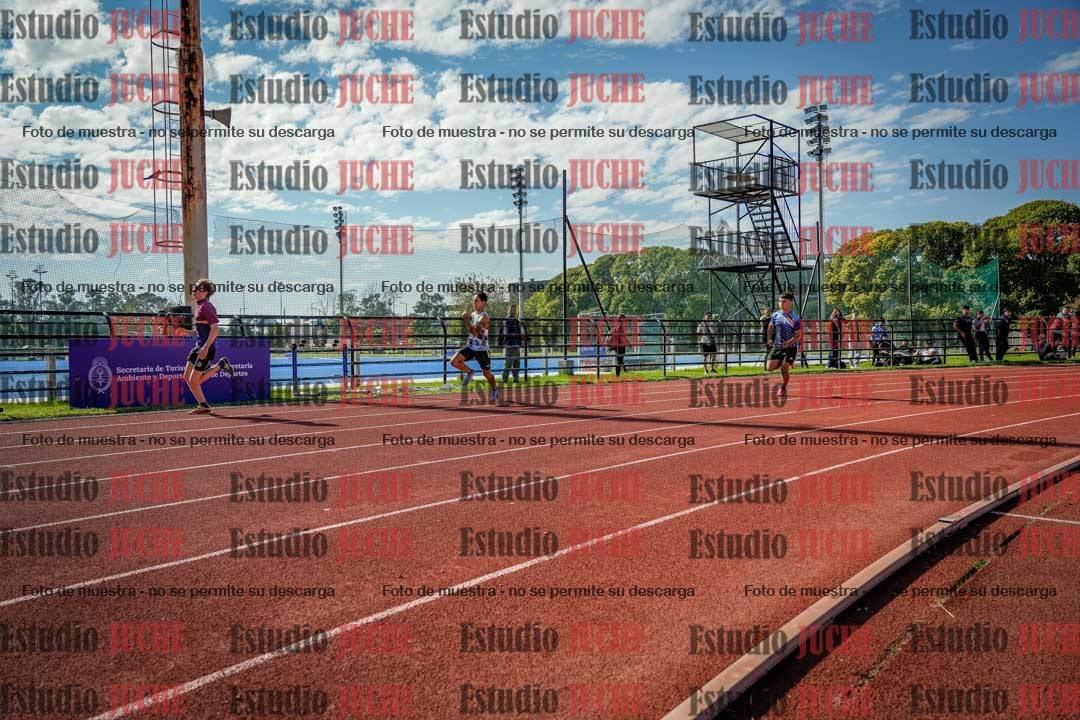 Fotos de los 200 m llanos de varones