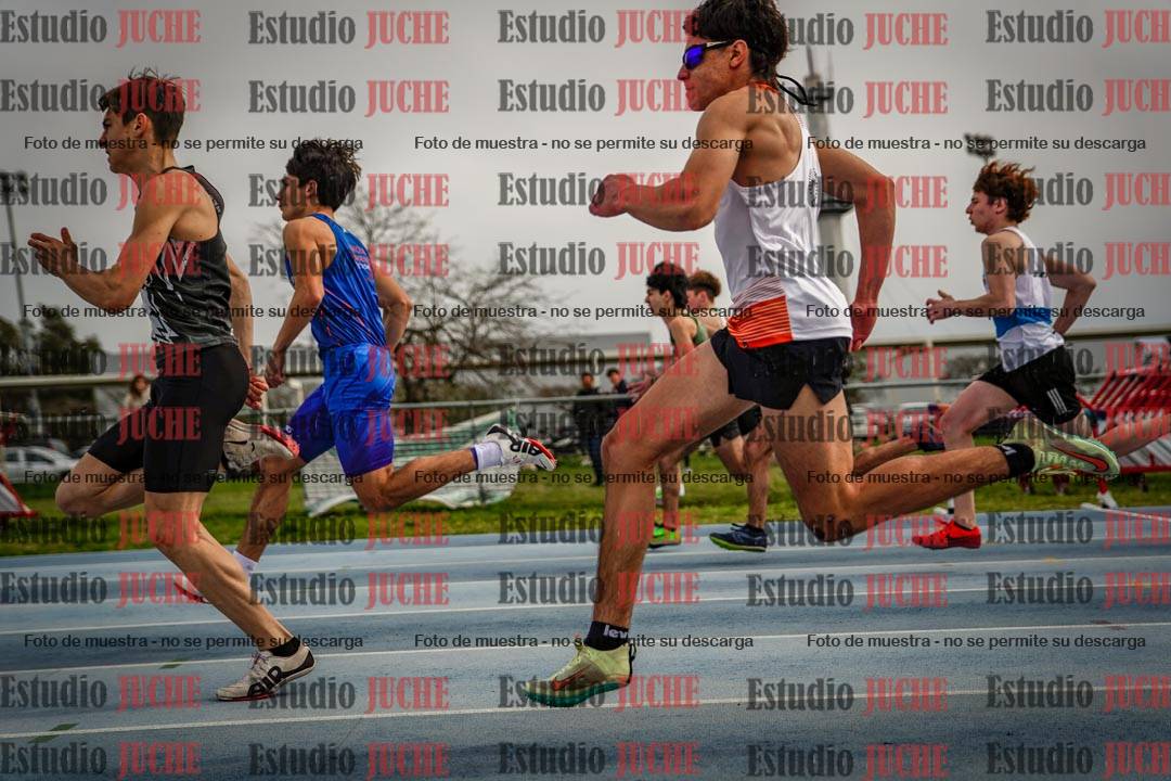 Fotos de los 100 m llanos de varones - U17 (FINAL)
