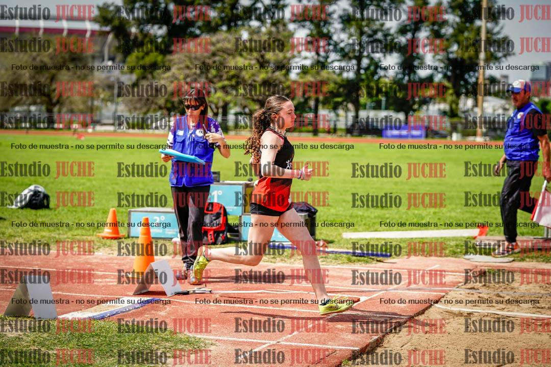 Fotos del salto en largo de mujeres