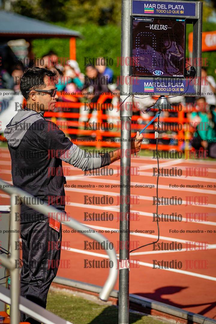 Fotos de algunos extras y podios del día 2