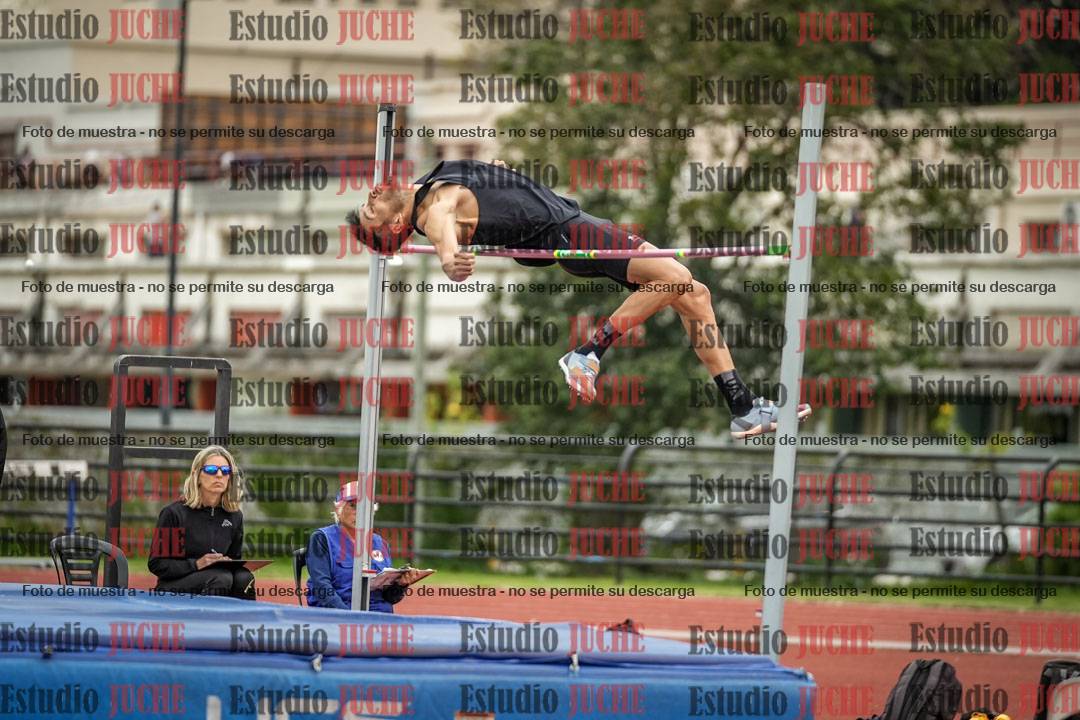 Fotos del salto en alto de varones