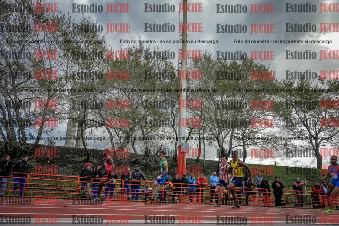 Fotos de los 200 m llanos de varones - FINAL