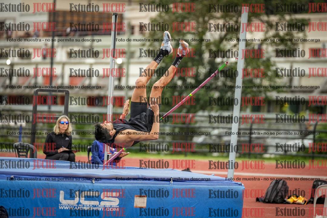 Fotos del salto en alto de varones