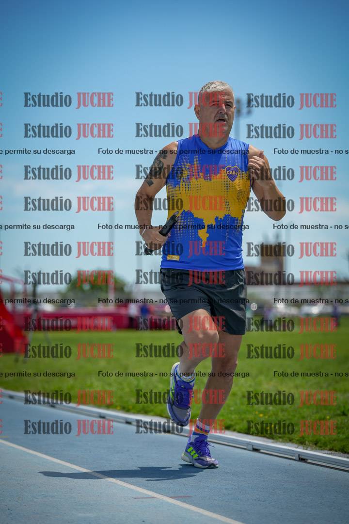 Fotos durante el transcurso de los relevos 20' para running teams - serie 1