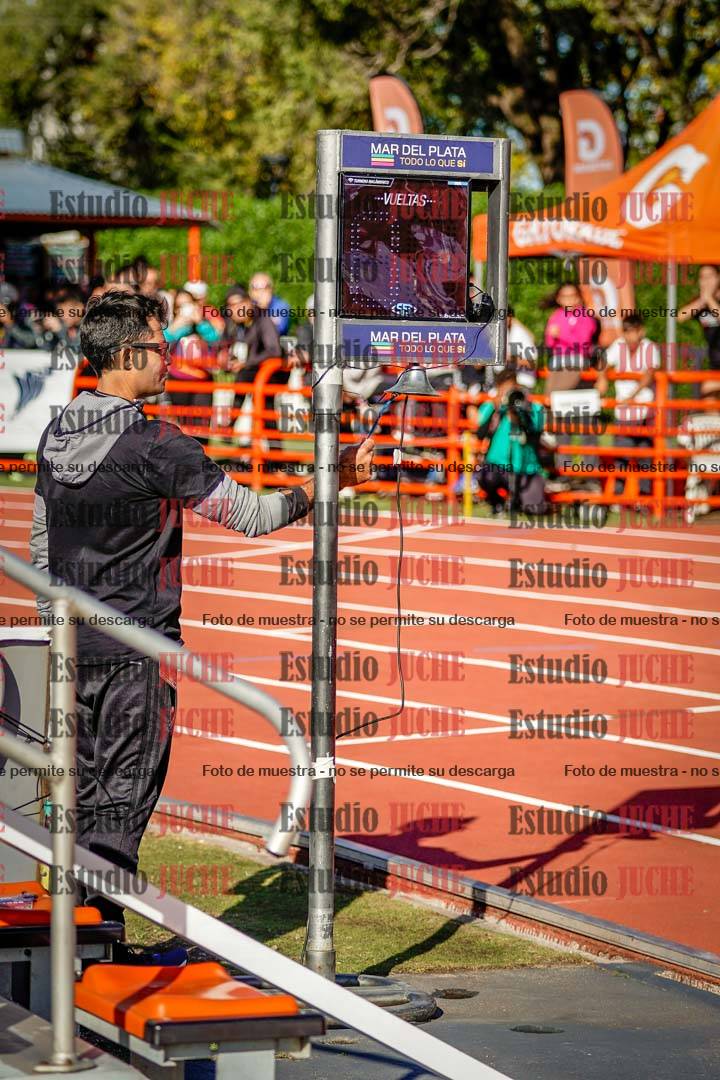 Fotos de algunos extras y podios del día 2