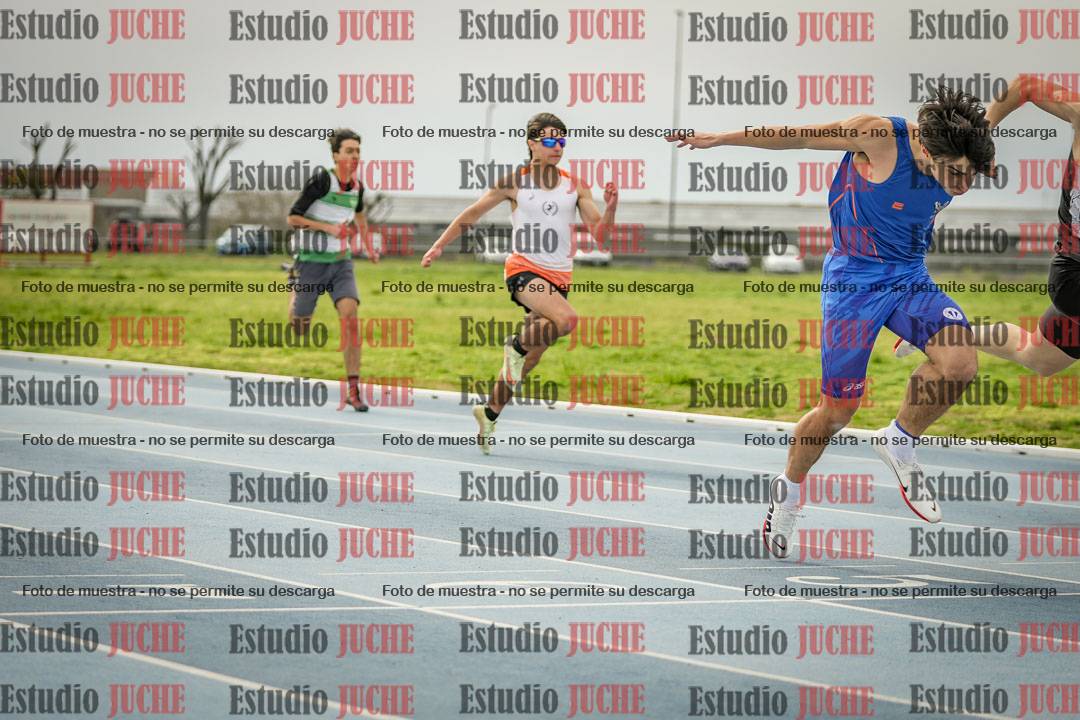Fotos de los 100 m llanos de varones - U17 (FINAL)