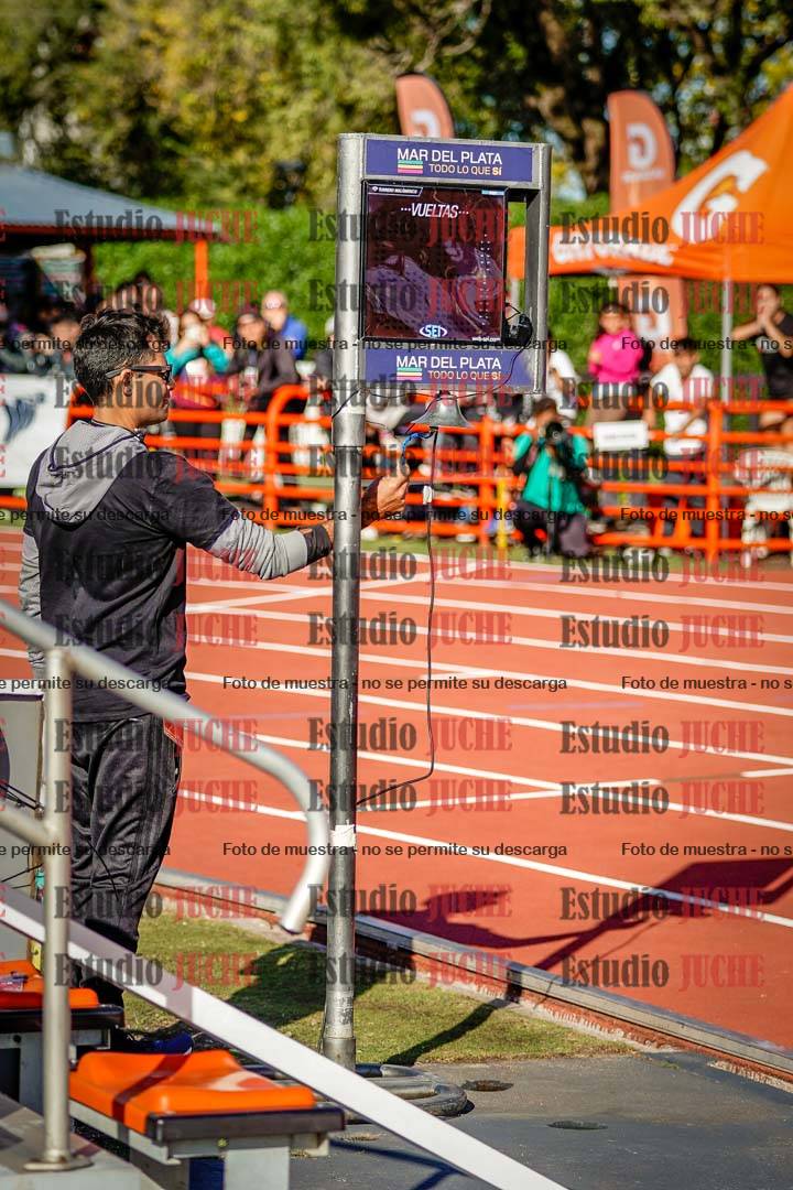 Fotos de algunos extras y podios del día 2