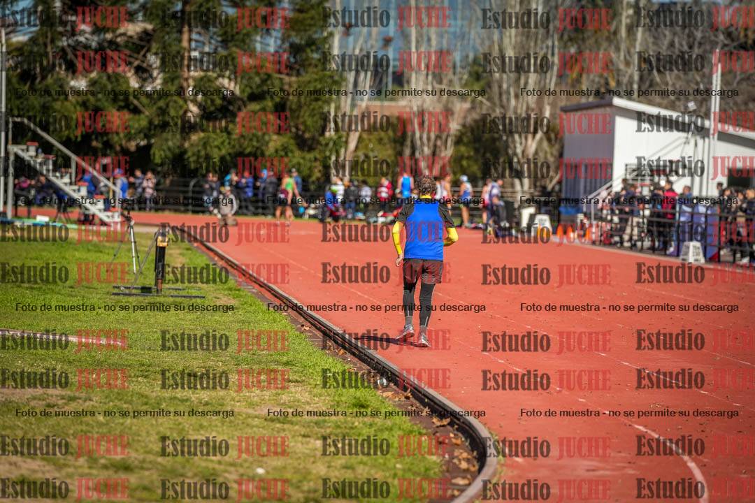 Fotos de los 800 m llanos de varones