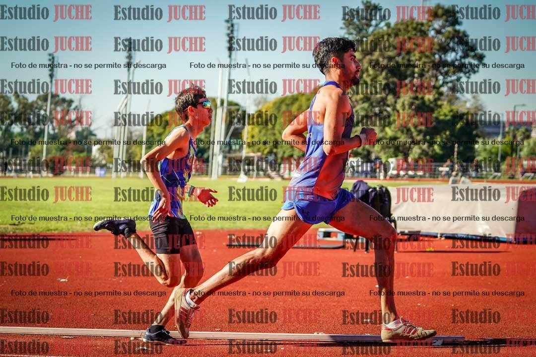 Fotos de los 800 m llanos de varones