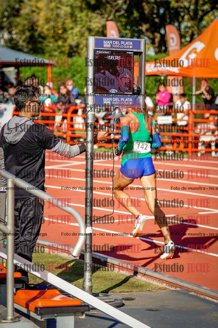 Fotos de algunos extras y podios del día 2