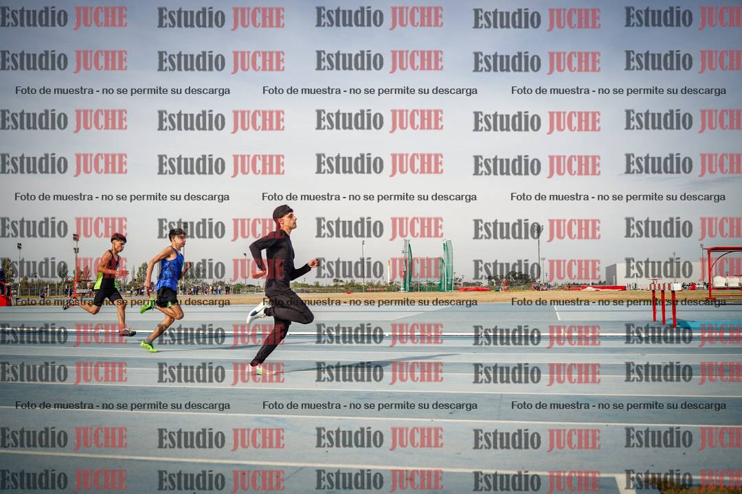 Fotos de los 200 m llanos de varones