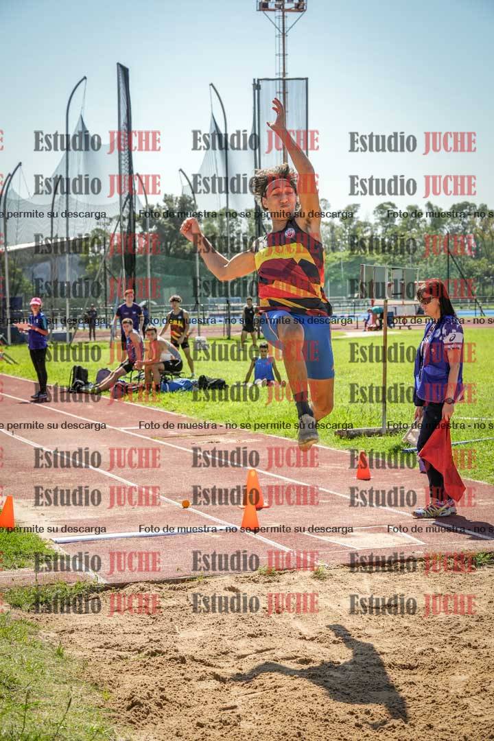 Fotos del salto en largo de varones
