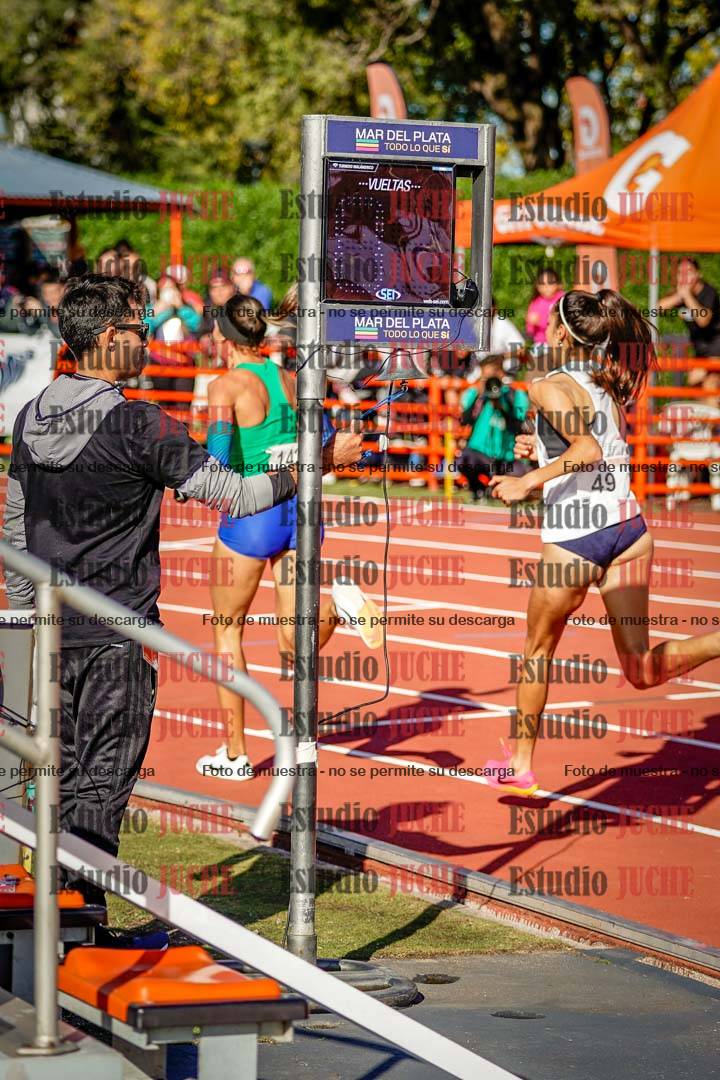 Fotos de algunos extras y podios del día 2