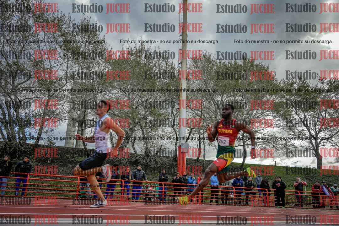 Fotos de los 200 m llanos de varones - FINAL