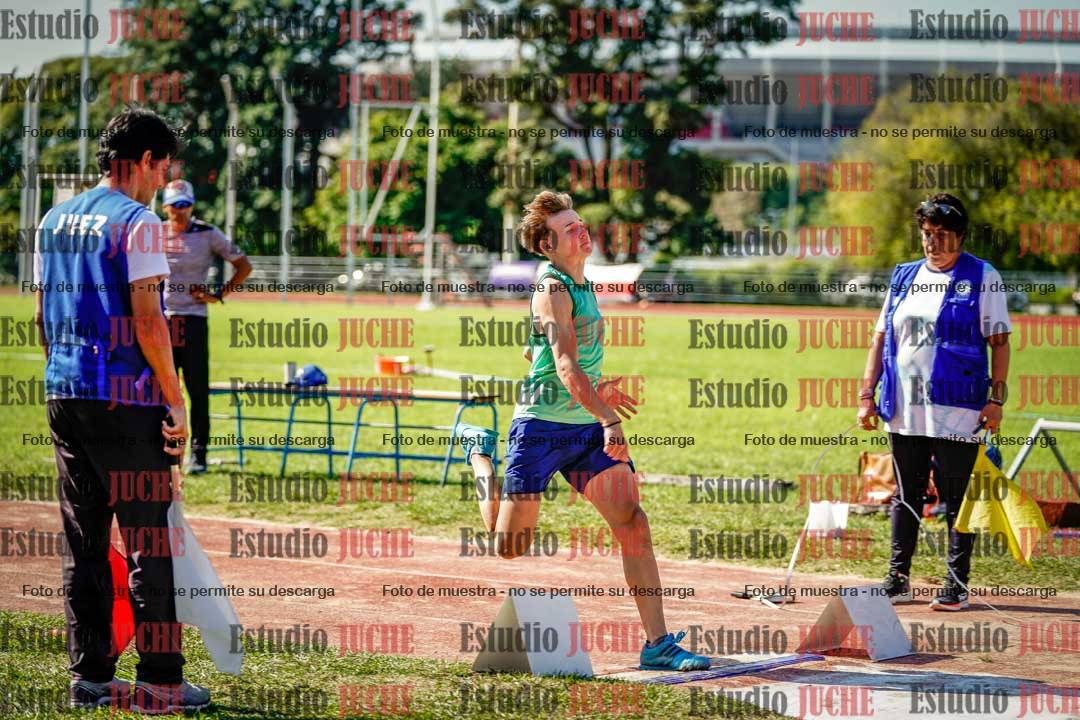 Fotos del salto en largo de varones