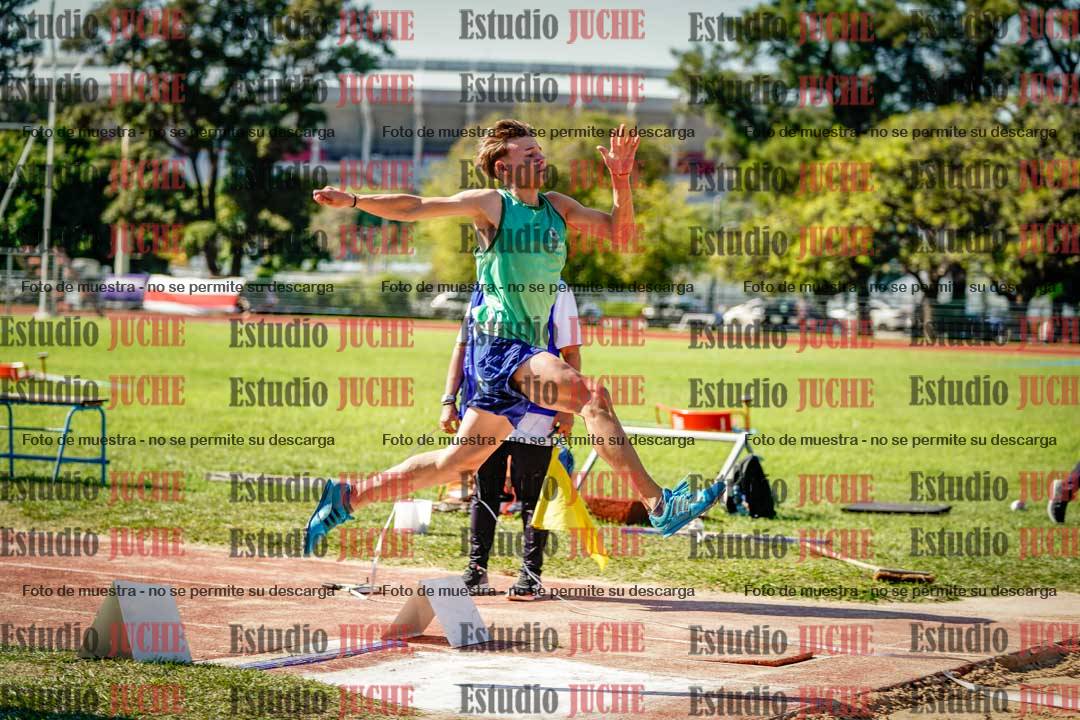 Fotos del salto en largo de varones