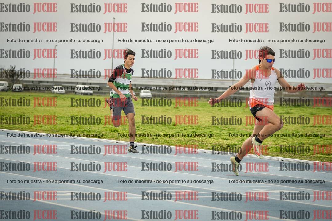 Fotos de los 100 m llanos de varones - U17 (FINAL)