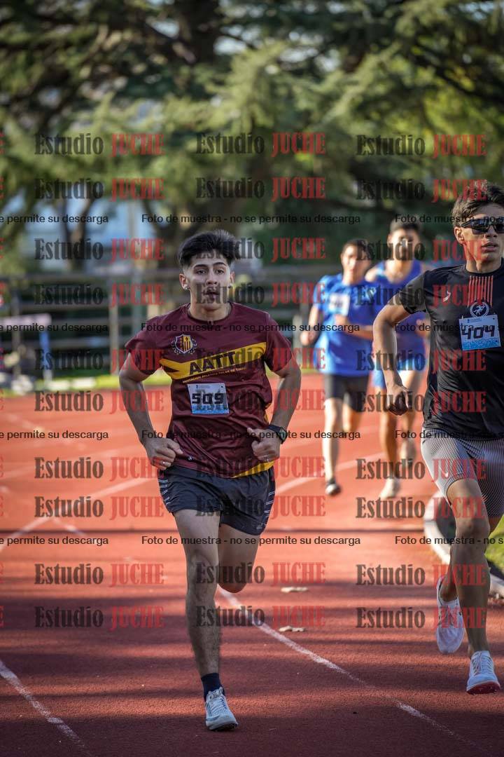 Fotos de los 800 m llanos de varones
