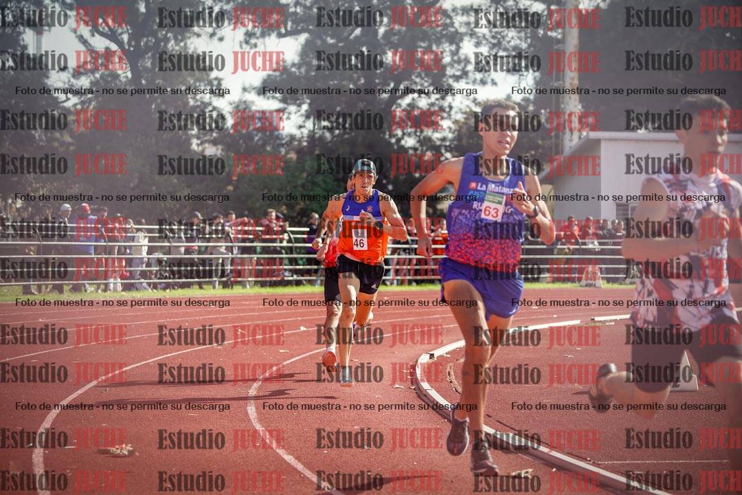 Fotos de los 800 m llanos de varones