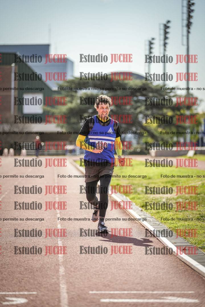 Fotos de los 800 m llanos de varones