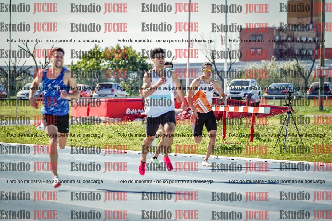 Fotos de los 400 m llanos de varones