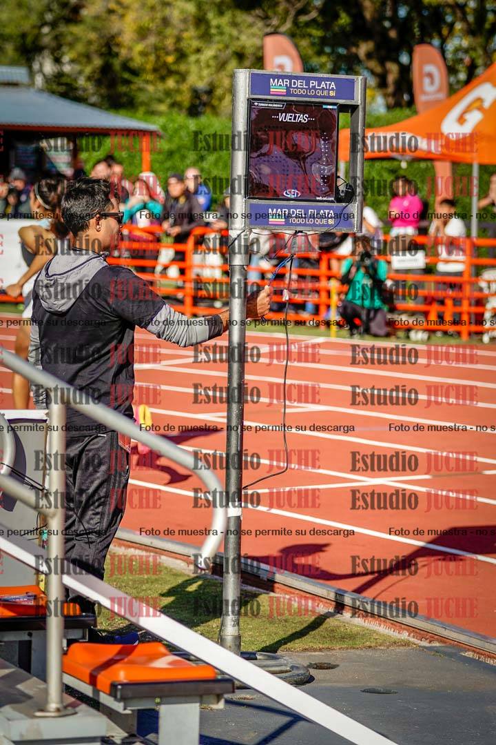 Fotos de algunos extras y podios del día 2