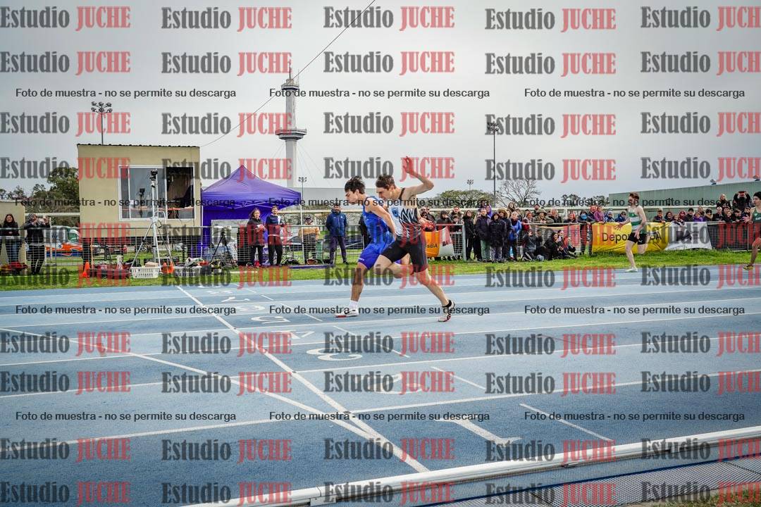 Fotos de los 100 m llanos de varones - U17 (FINAL)