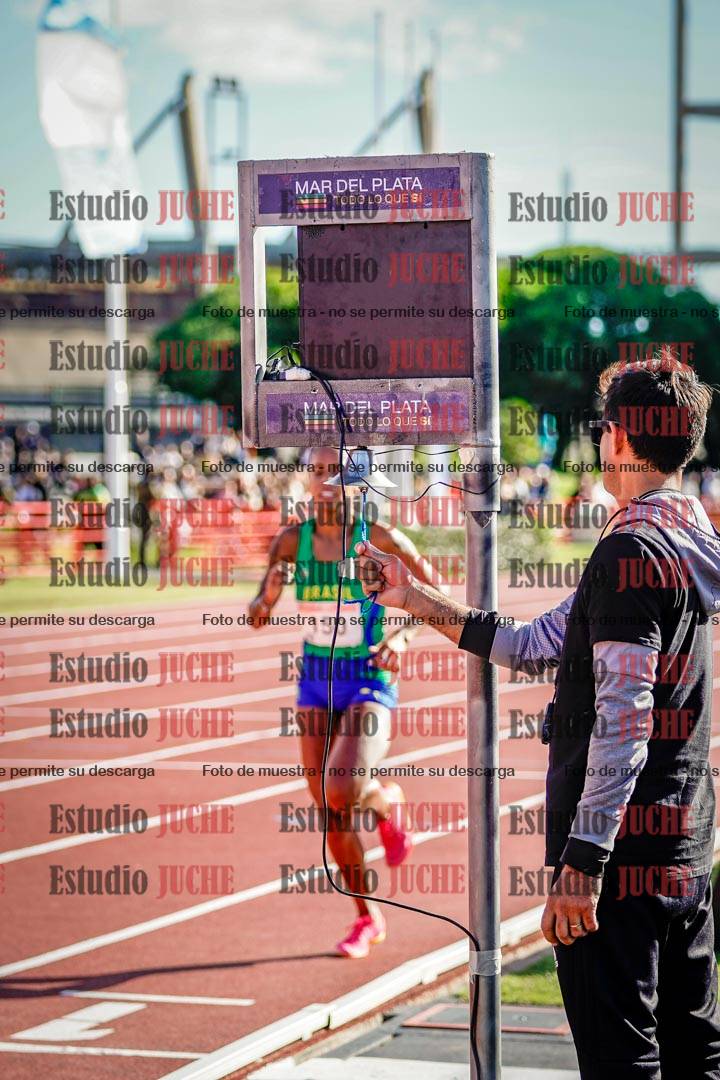Fotos de algunos extras y podios del día 2