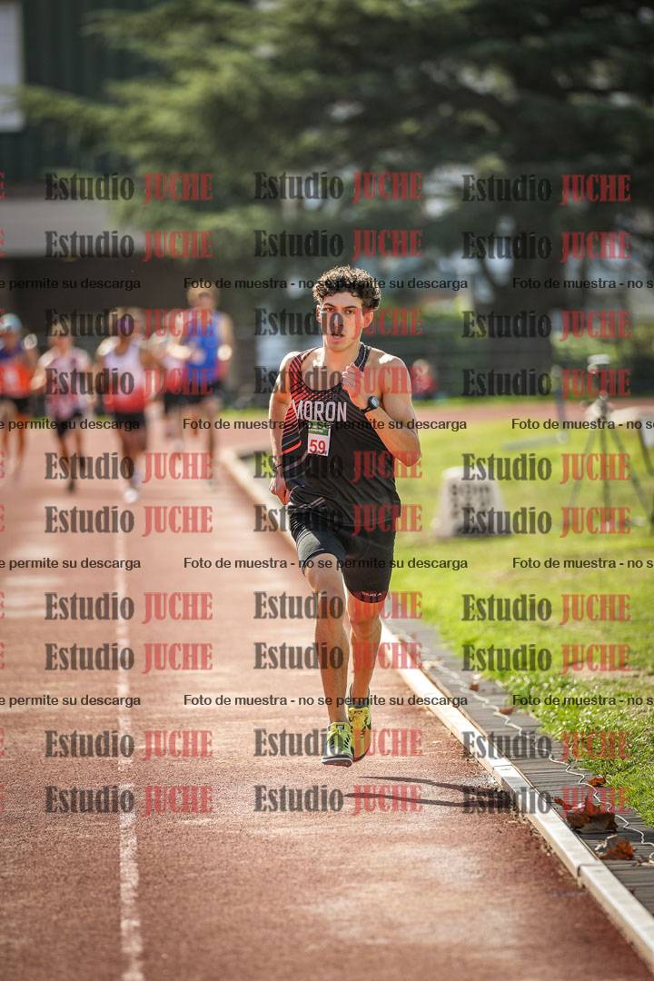 Fotos de los 800 m llanos de varones
