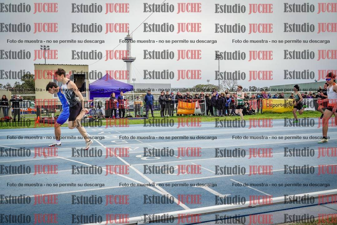 Fotos de los 100 m llanos de varones - U17 (FINAL)