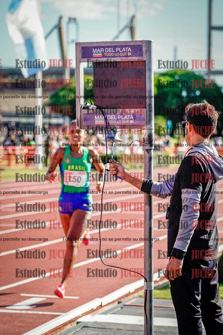 Fotos de algunos extras y podios del día 2