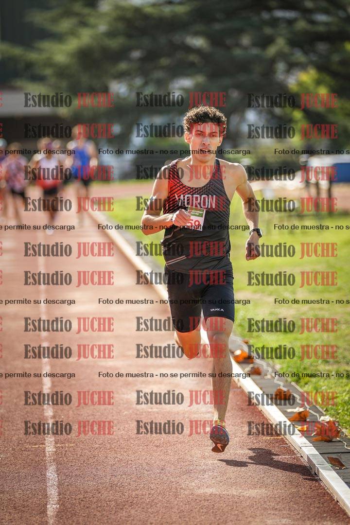 Fotos de los 800 m llanos de varones