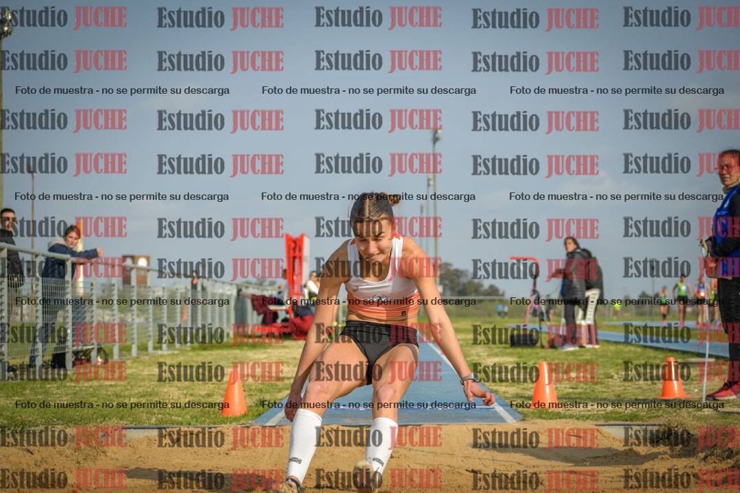 Fotos del salto en largo de mujeres - mayores