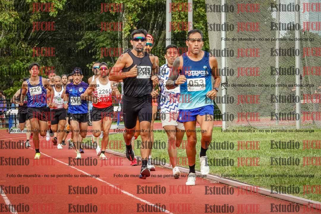 Fotos de los 3000 m llanos de varones