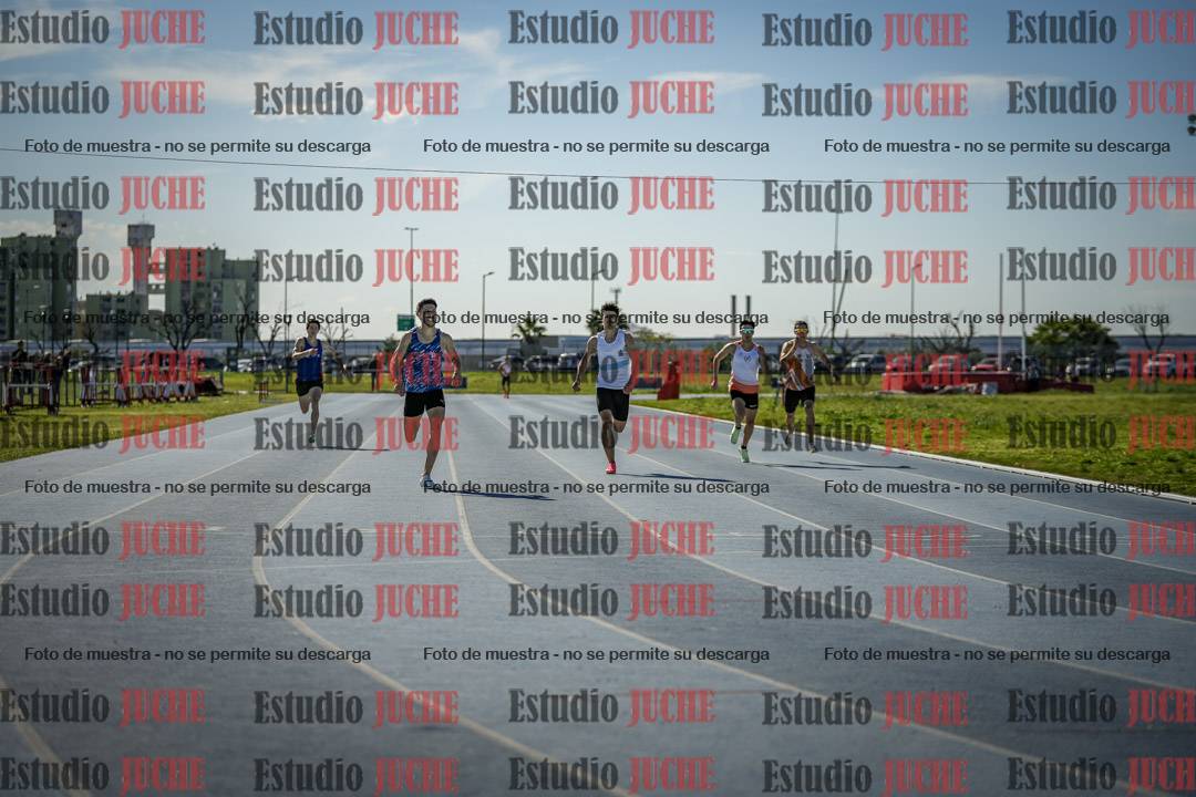 Fotos de los 400 m llanos de varones