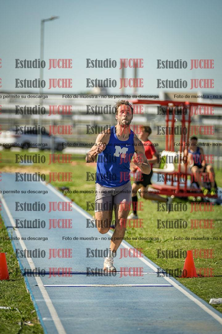 Fotos del salto triple de varones y mujeres - todas las tablas