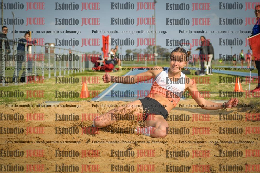 Fotos del salto en largo de mujeres - mayores