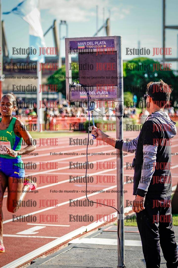 Fotos de algunos extras y podios del día 2