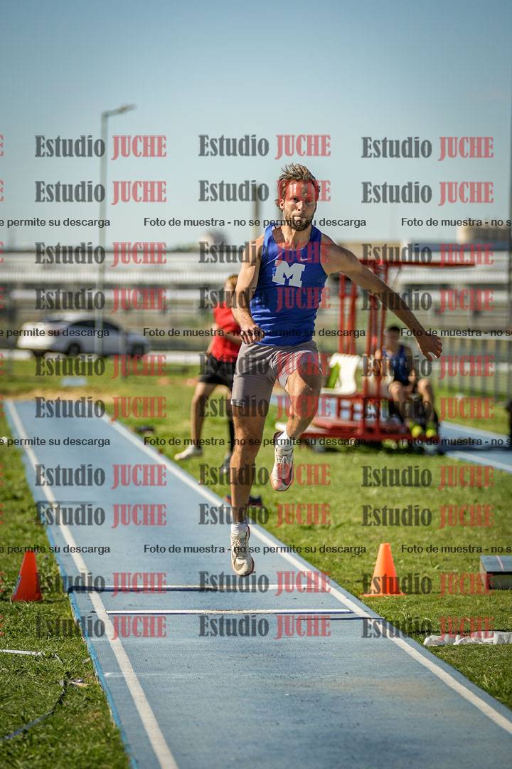Fotos del salto triple de varones y mujeres - todas las tablas
