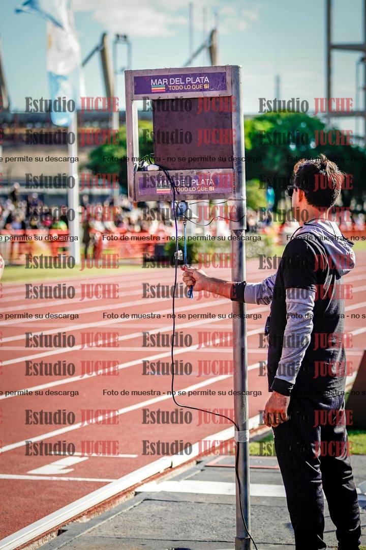 Fotos de algunos extras y podios del día 2