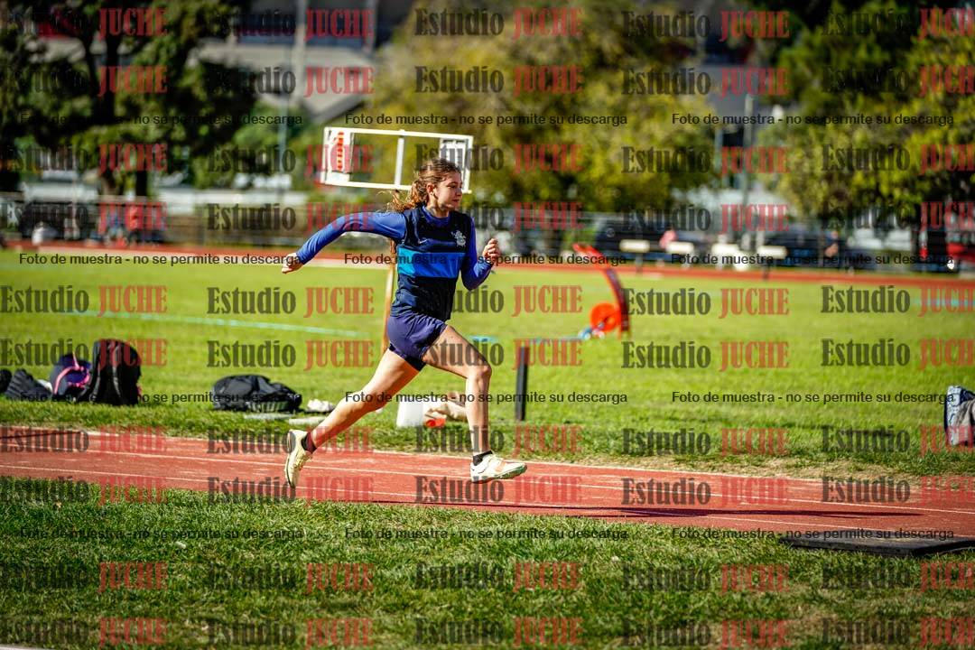 Fotos del salto en largo de mujeres