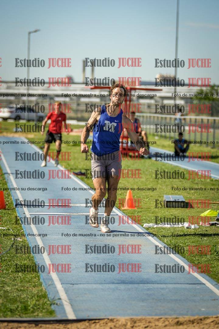 Fotos del salto triple de varones y mujeres - todas las tablas