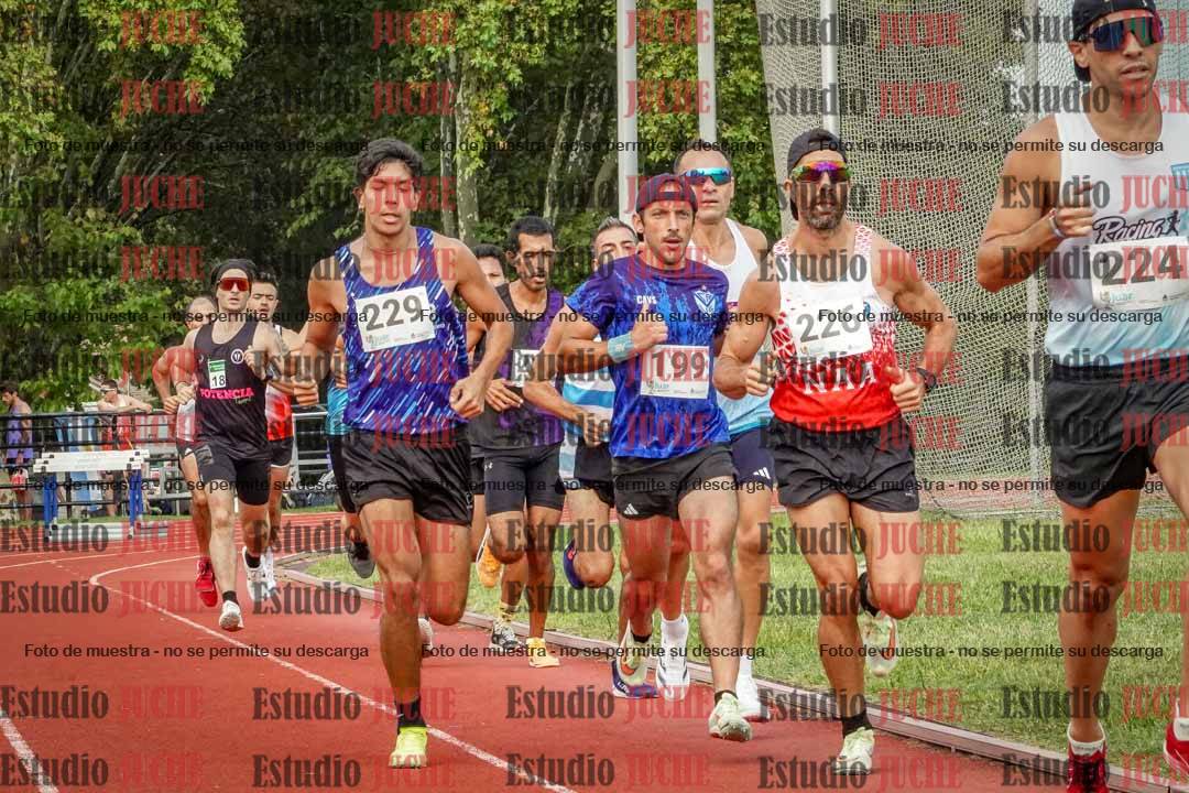 Fotos de los 3000 m llanos de varones