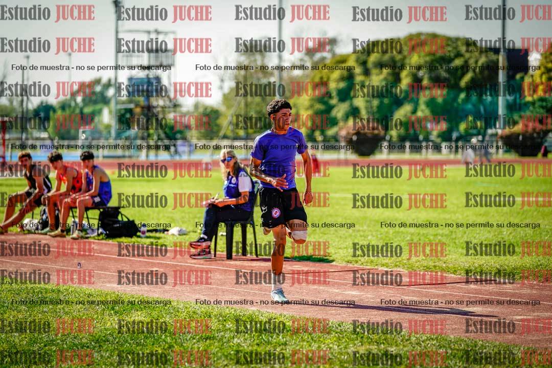 Fotos del salto en largo de varones