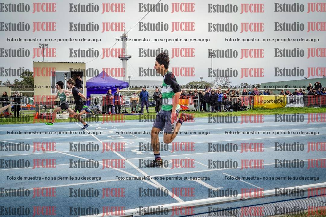 Fotos de los 100 m llanos de varones - U17 (FINAL)