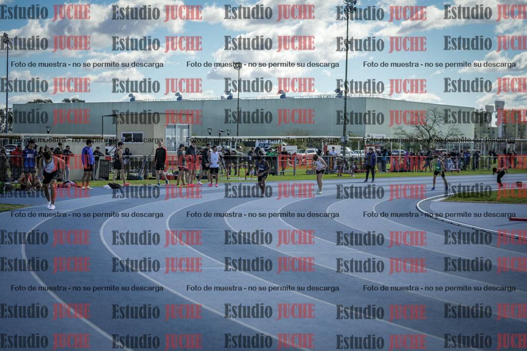 Fotos de los 800 m llanos de varones