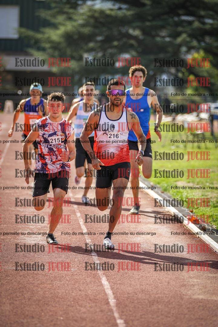 Fotos de los 800 m llanos de varones