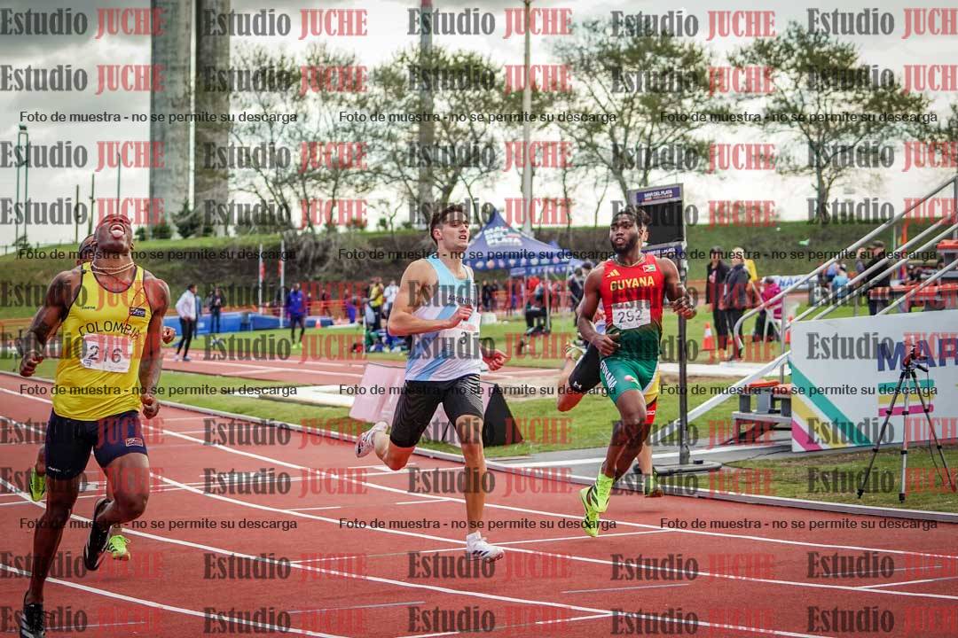 Fotos de los 200 m llanos de varones - FINAL